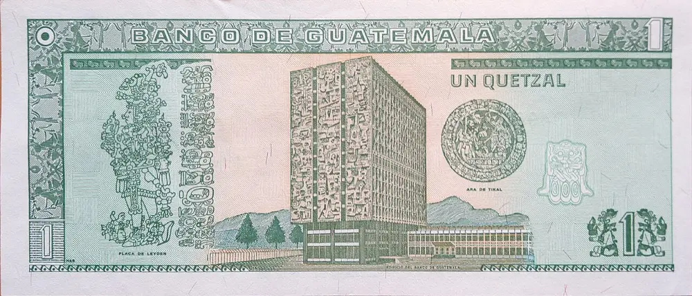 Reverso de un billete de un quetzal con la fachada del edificio del Banco de Guatemala