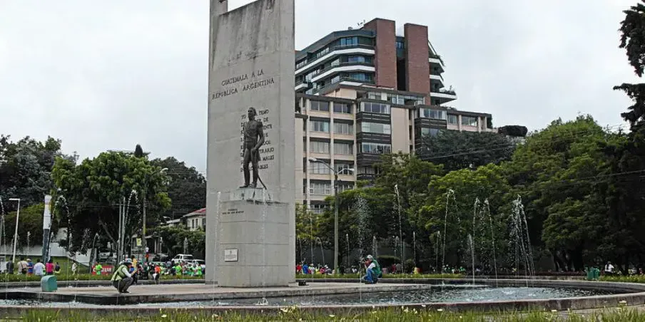 Plaza Argentina en la Avenida de las Américas
