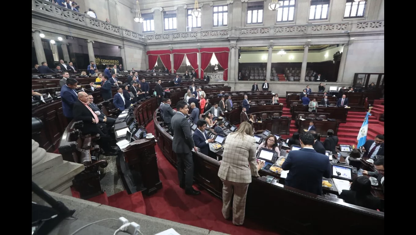 Congreso elimina el pago del Impuesto Sobre la Renta para trabajadores que ganan el salario mínimo