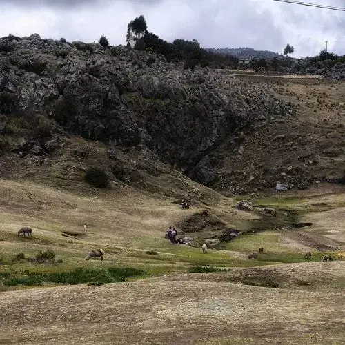 Valle y formaciones rocosas del Cráter de Eli