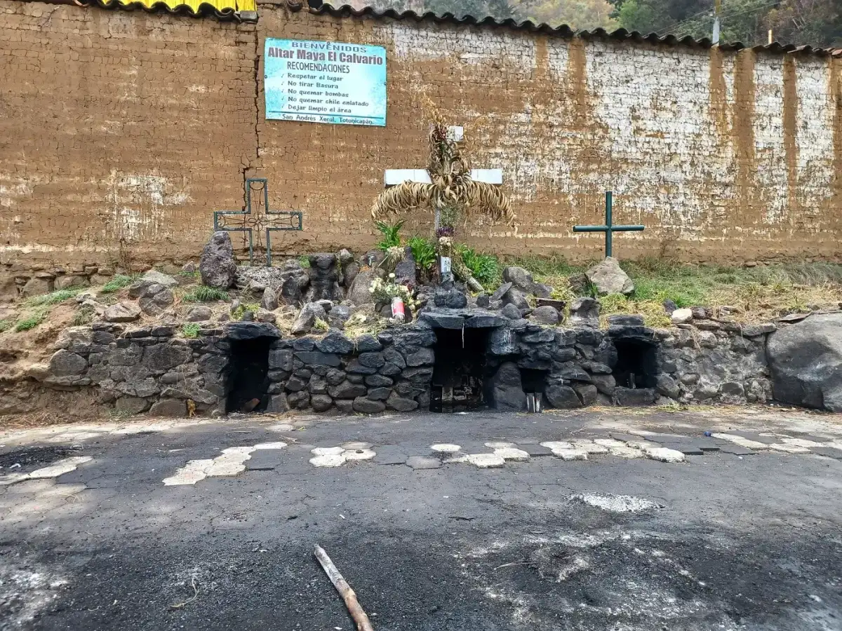 Altar Maya El Calvario en San Andrés Xecul