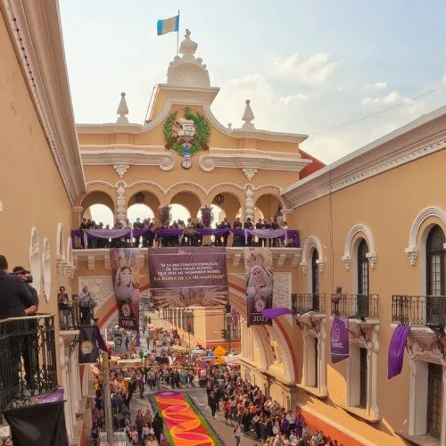 Arco del Edificio de Correos y Telégrafos visto desde el interior