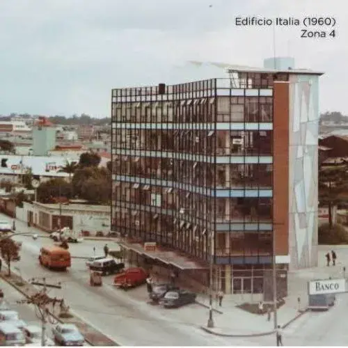 Edificio Italia terminado, visto desde una calle de zona 4