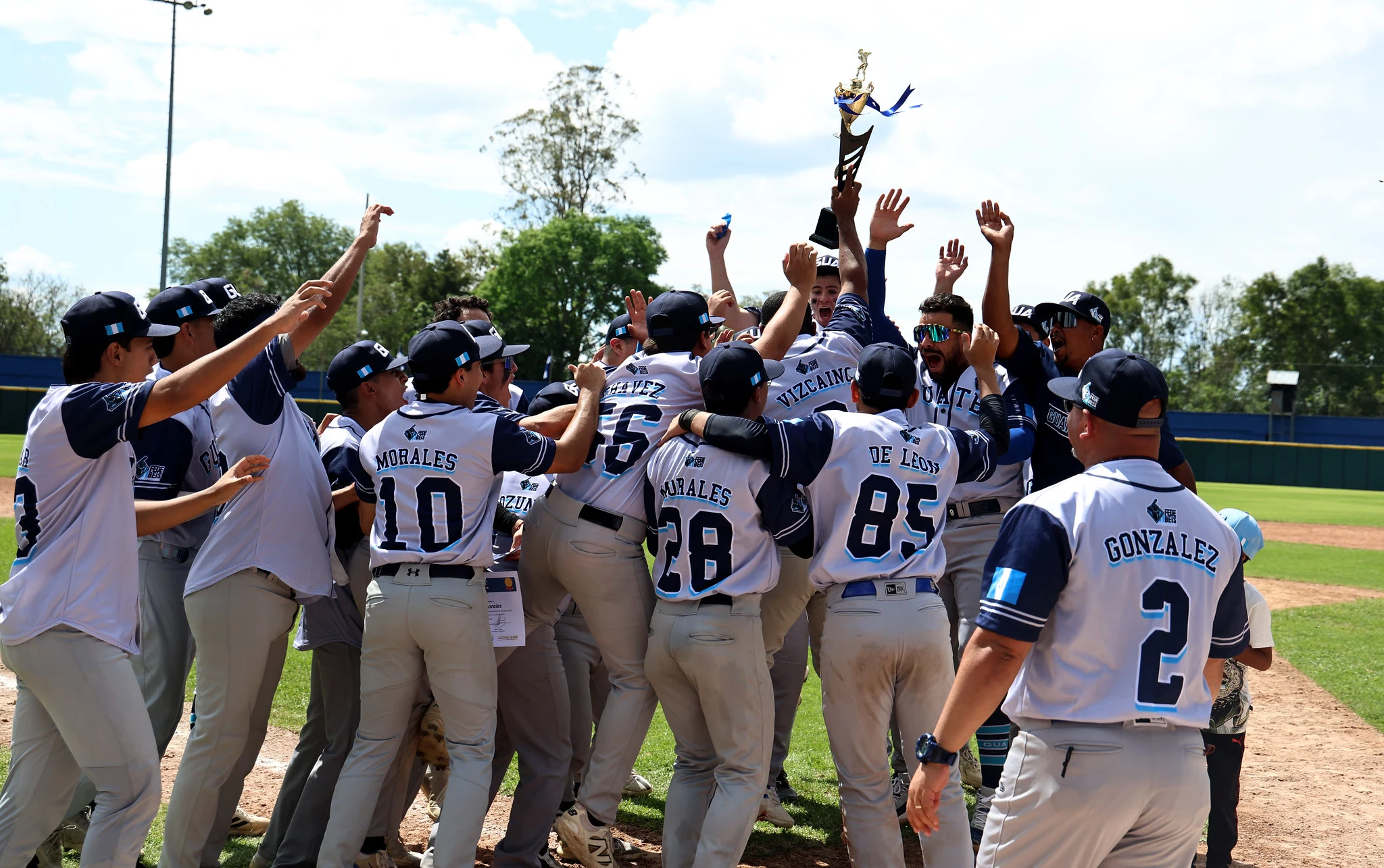 Guatemala gana invicta la primera Copa Centroamericana de Béisbol tras vencer 9-7 a El Salvador