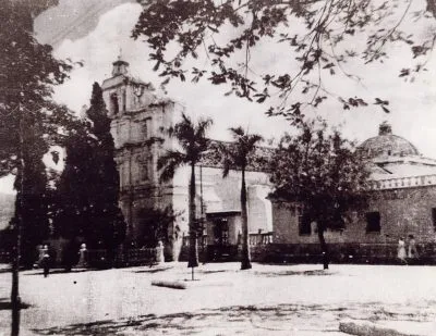 Fotografía histórica de la iglesia de San Mateo en Salamá