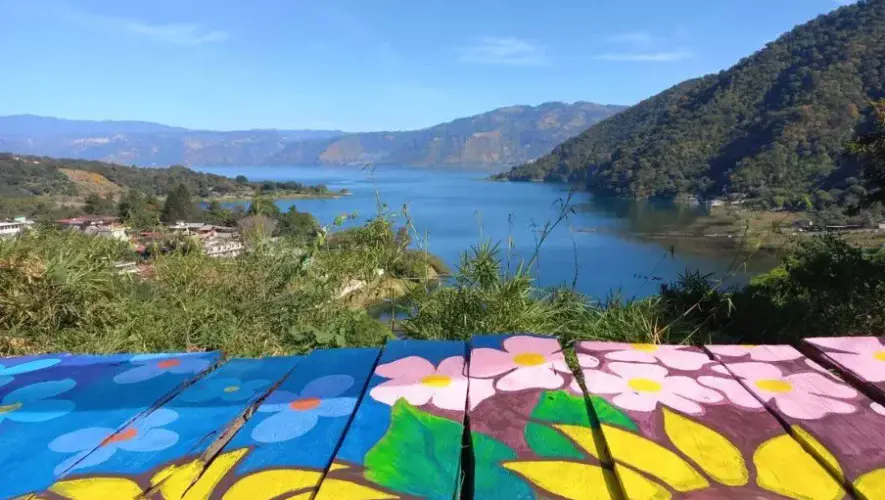 Los Cipreses Camping: guía para acampar frente al Lago de Atitlán