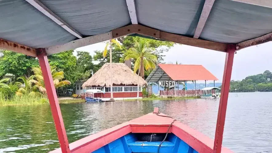 Museo de Santa Bárbara en Flores, Petén: guía de visita