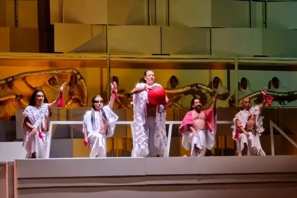 Presentación contemporánea de la Ópera Pueblo K’iche’