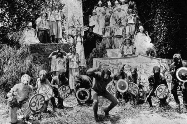 Registro histórico de una presentación de la Ópera Pueblo K’iche’