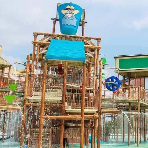 Estructura de juegos acuáticos del Parque El ViejOeste