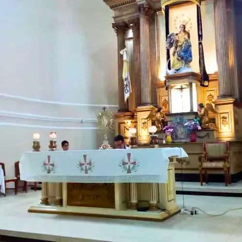 Altar mayor de la Parroquia San Juan Bautista de Amatitlán