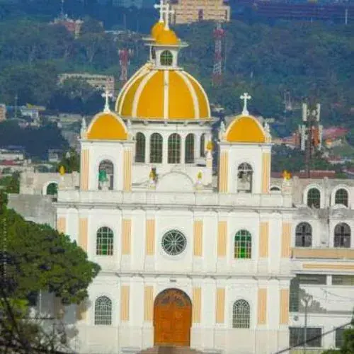 Vista de la Parroquia Santo Domingo de Guzmán en Mixco