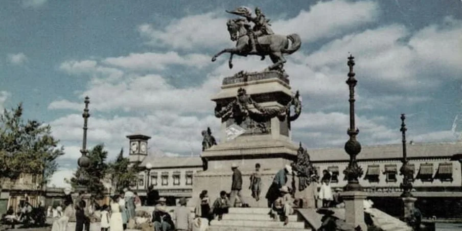 Plaza Barrios en Ciudad de Guatemala: historia y monumento