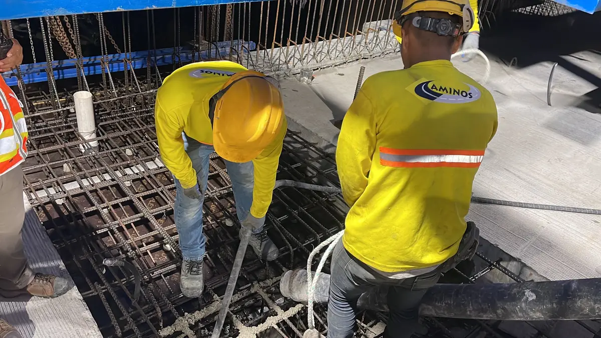 Puente Corozal en la CA-9 Norte: funden la última dovela