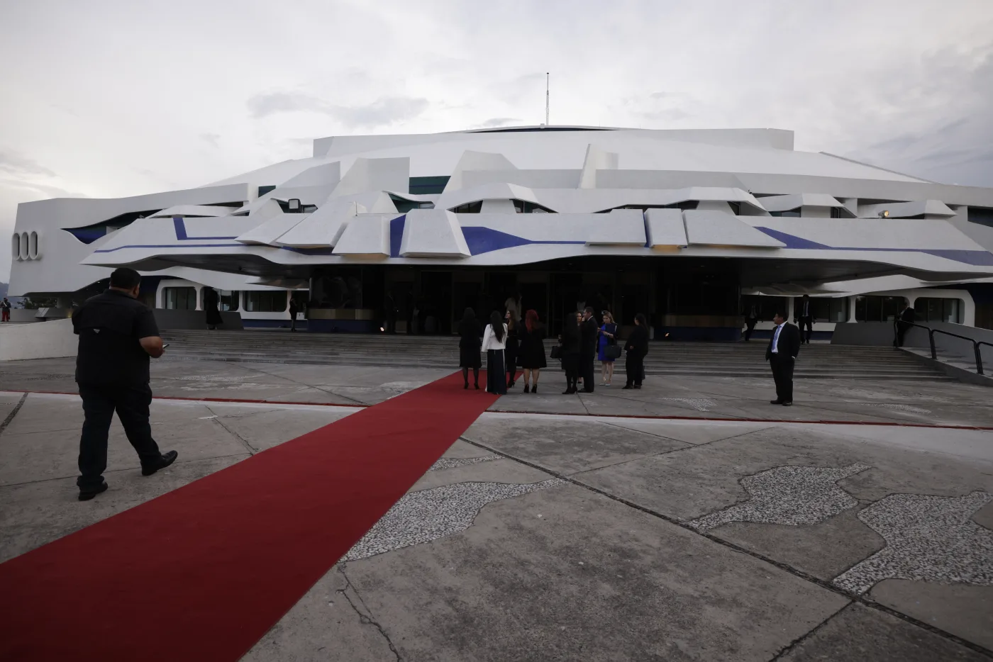 Fachada del Centro Cultural Miguel Ángel Asturias o Teatro Nacional de Guatemala
