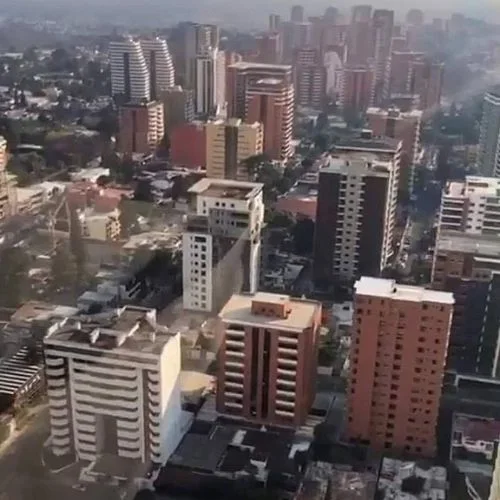 Vista aérea de edificios de la zona 14 de la Ciudad de Guatemala
