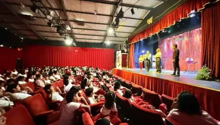 Presentación en el Teatro Mágico Marcel de la zona 2