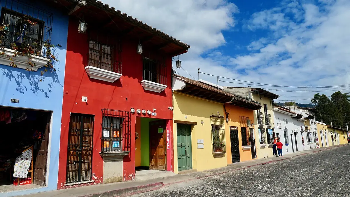 Universidad Regional de Guatemala: sedes y carreras
