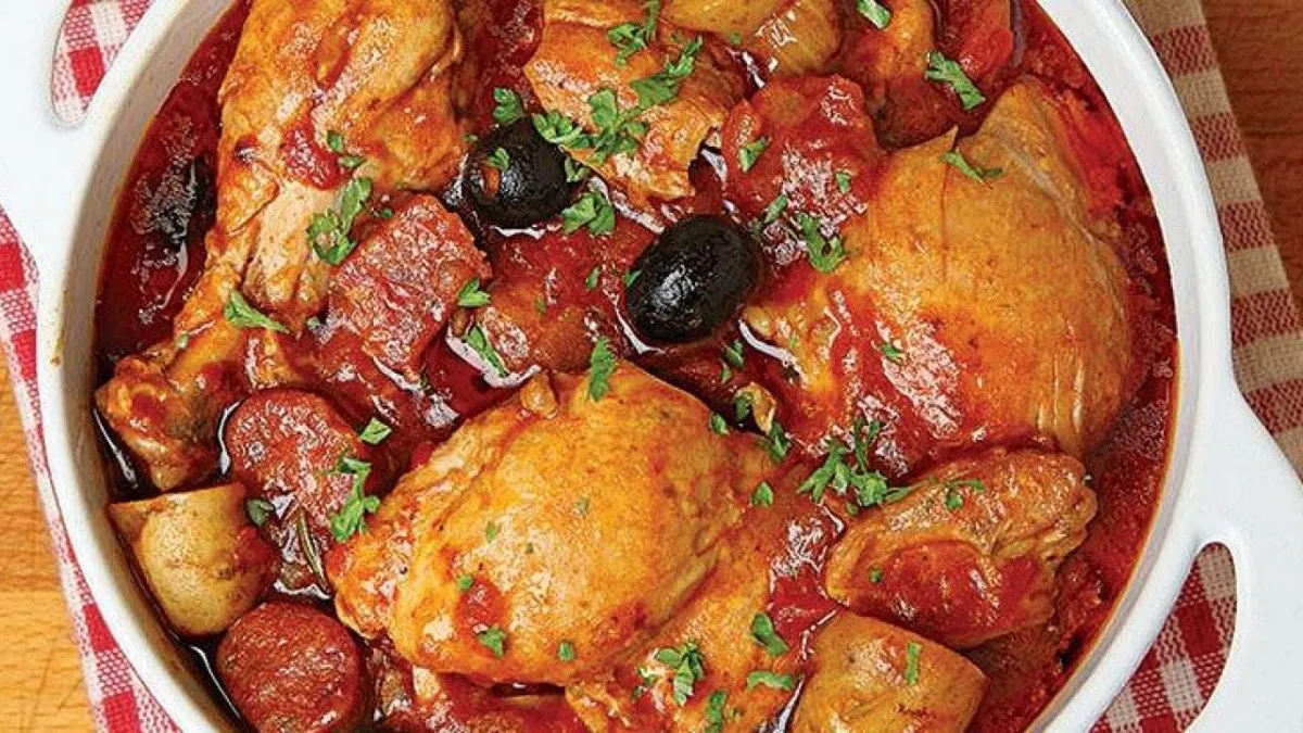 pollo sudado en salsa miltomate