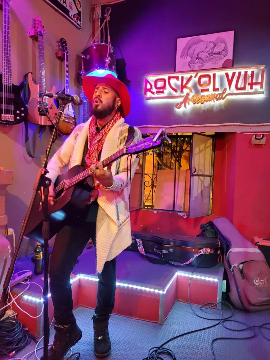 Markos Vinoviejo cantautor guatemalteco lanza su EP