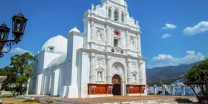 Iglesia de San Cristóbal Acasaguastlán en El Progreso
