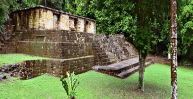 Sitio Arqueológico Aguateca en Petén