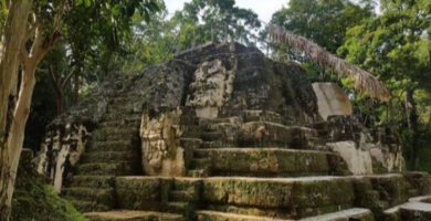 Sitio Arqueológico Uaxactún en Petén