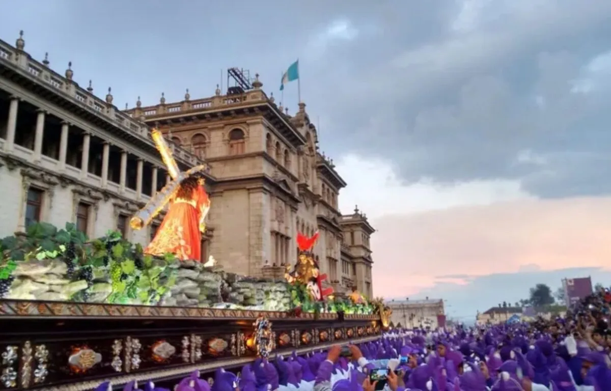 5 consejos para disfrutarla en Familia la Procesión Cristo Yacente del templo el Calvario