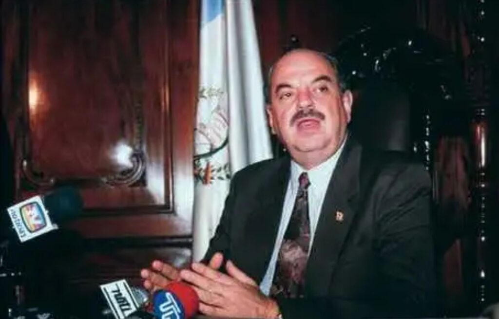 Carrera Política del Presidente Jorge Antonio Serrano Elías