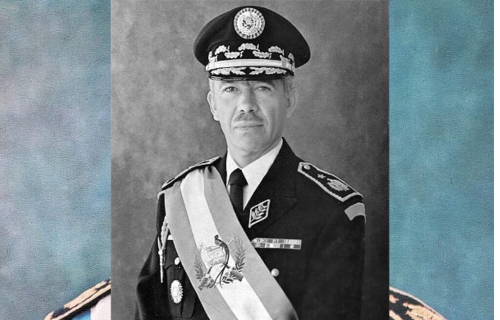 Inicios y Carrera Militar de Kjell Eugenio Laugerud García