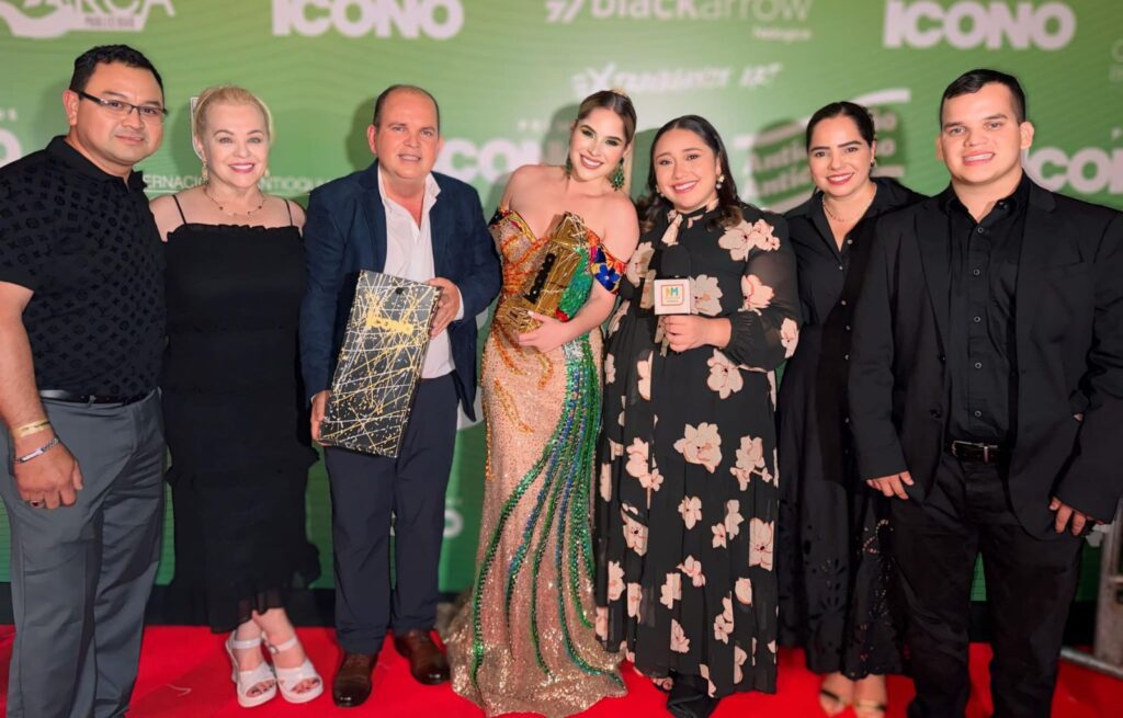 Allisson Valdez una Noche de Triunfo y Emoción el Reconocimiento en los Premios Ícono