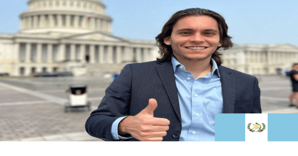 Carlos Espina con Biden en beneficio de los migrantes