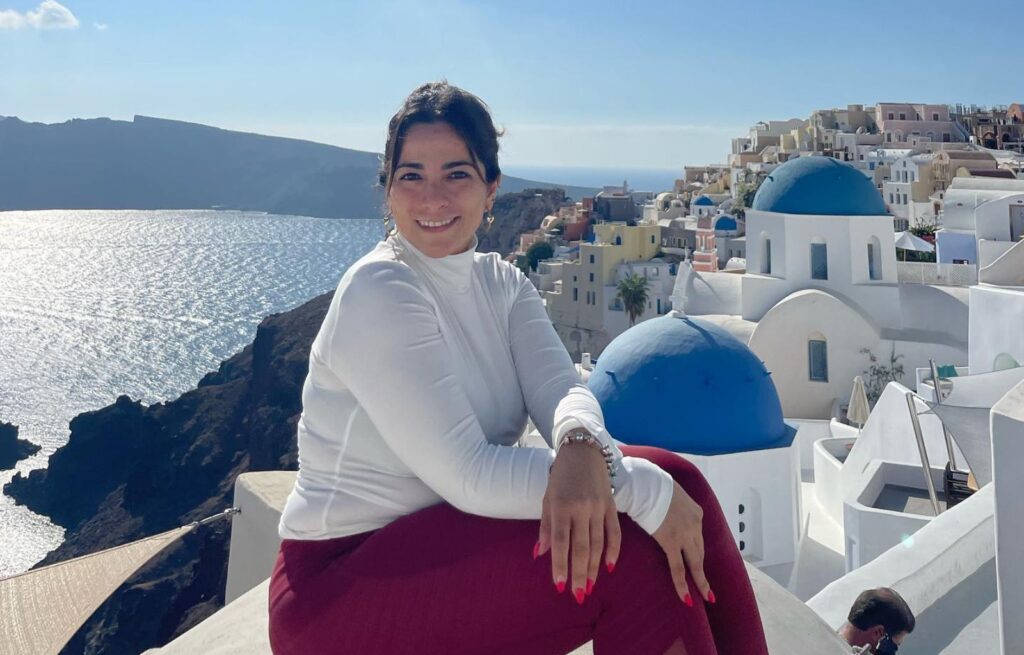 El Inicio de su Viaje Literario Niky Moliviatis