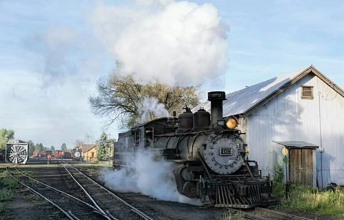 El Primer Tren Llega a Amatitlán un Ambiente Festivo