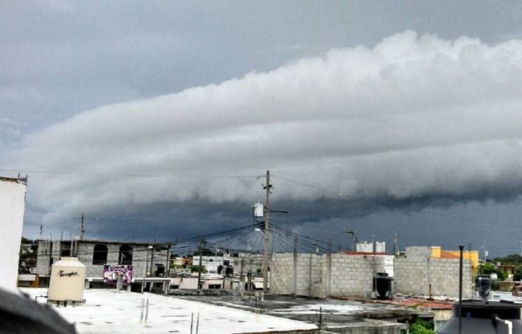 Impacto en México Preparativos y Prevenciones desplazamiento hacia la Costa Noreste de México