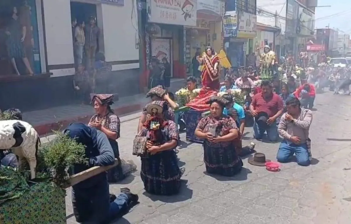 La Importancia de la Bendición Anual La Tradición de las 14 Cofradías