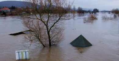 desbordamiento del río en el asentamiento Dios es fiel