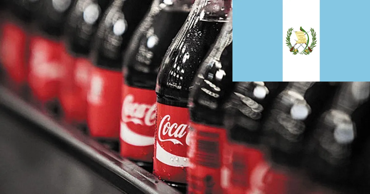 Las lluvias no impiden el amor por la Coca-Cola