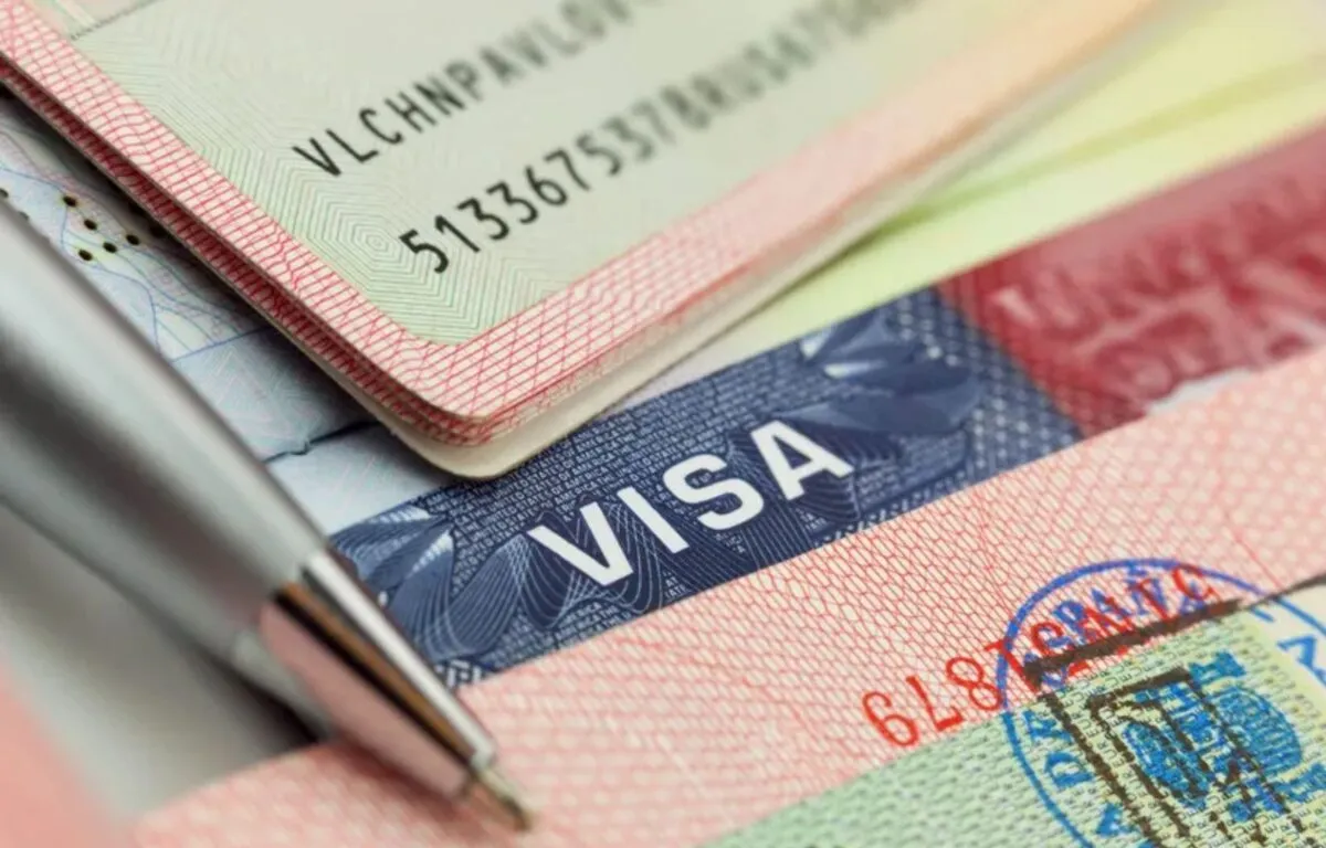 ¿Quién Debe Solicitar una Visa de Turista o Visitante