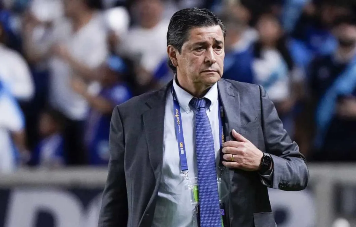 El Salario de Luis Fernando Tena