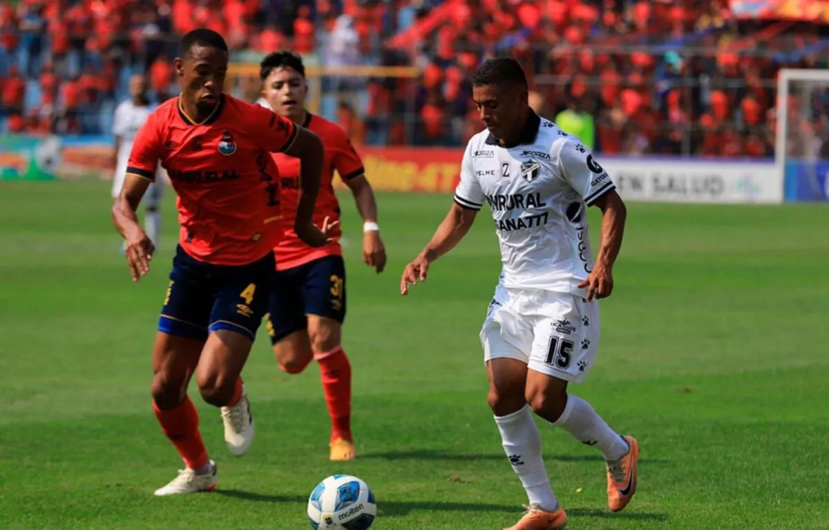 El triunfo en el Clásico Chapín 331