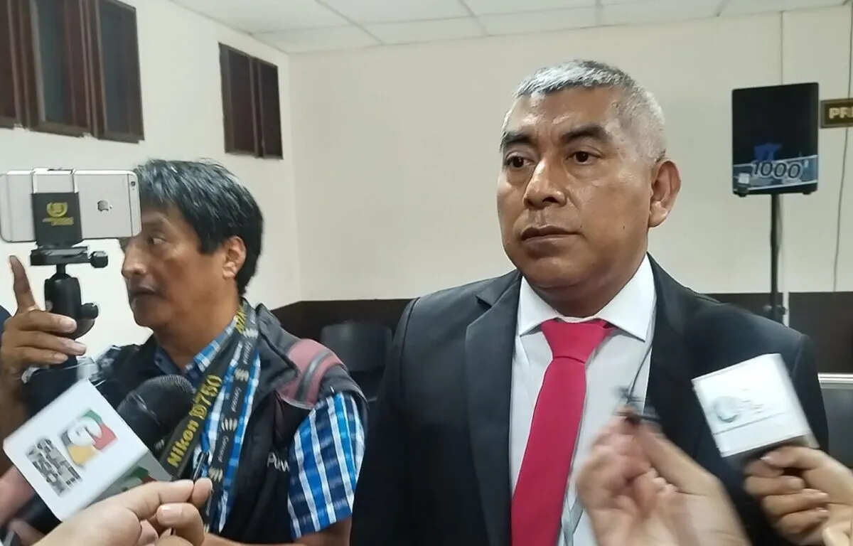 Rafael Curruchiche pasa Proceso de Revisión y Calificación de Expedientes
