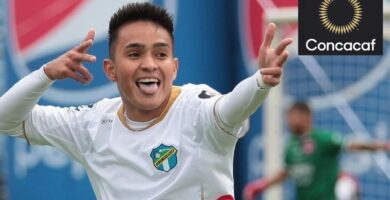 Concacaf da reconocimiento a Oscar Santis en la Selección de Guatemala