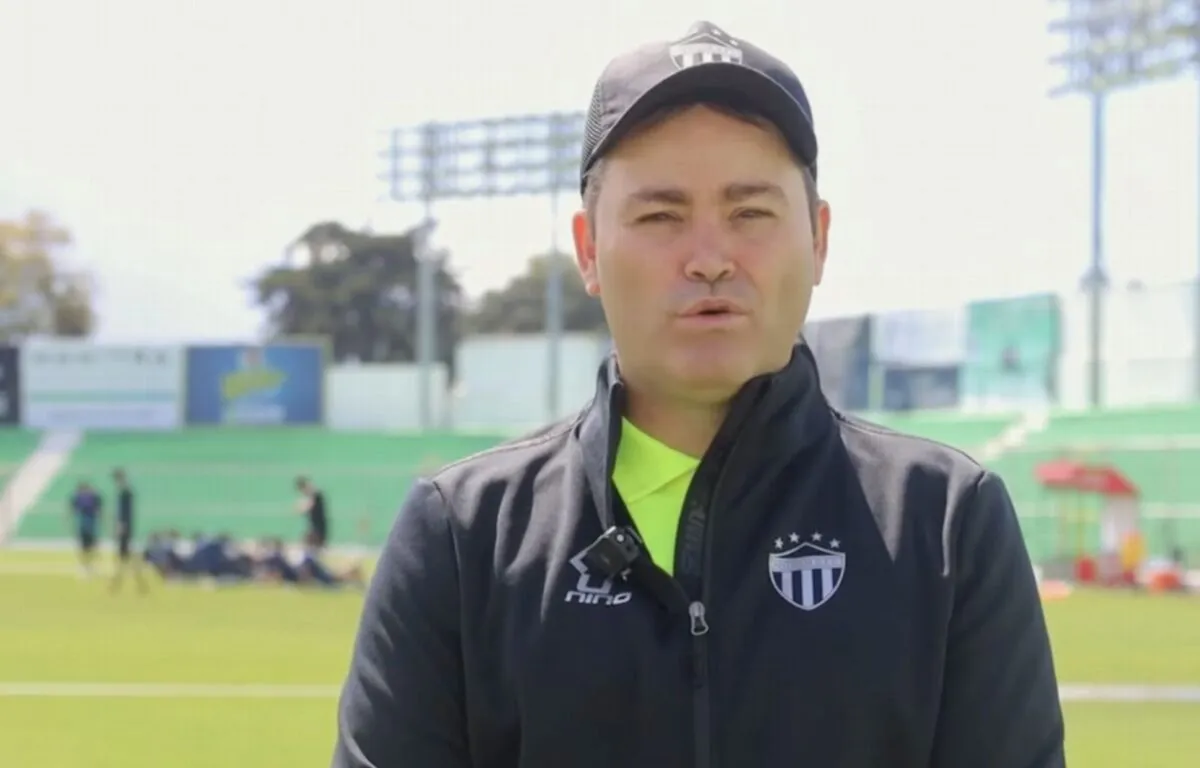 Javier López aclara su postura