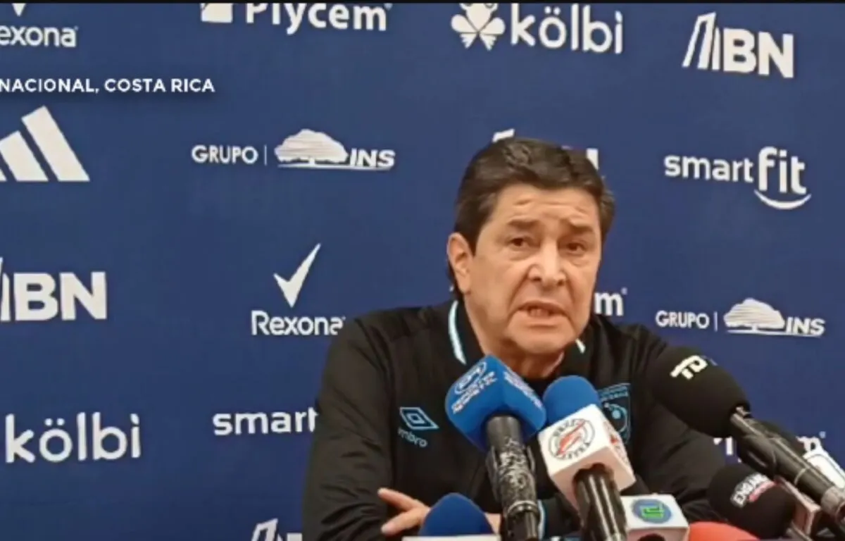 La presión recae en Costa Rica, Luis Fernando Tena alivia la presión sobre su equipo