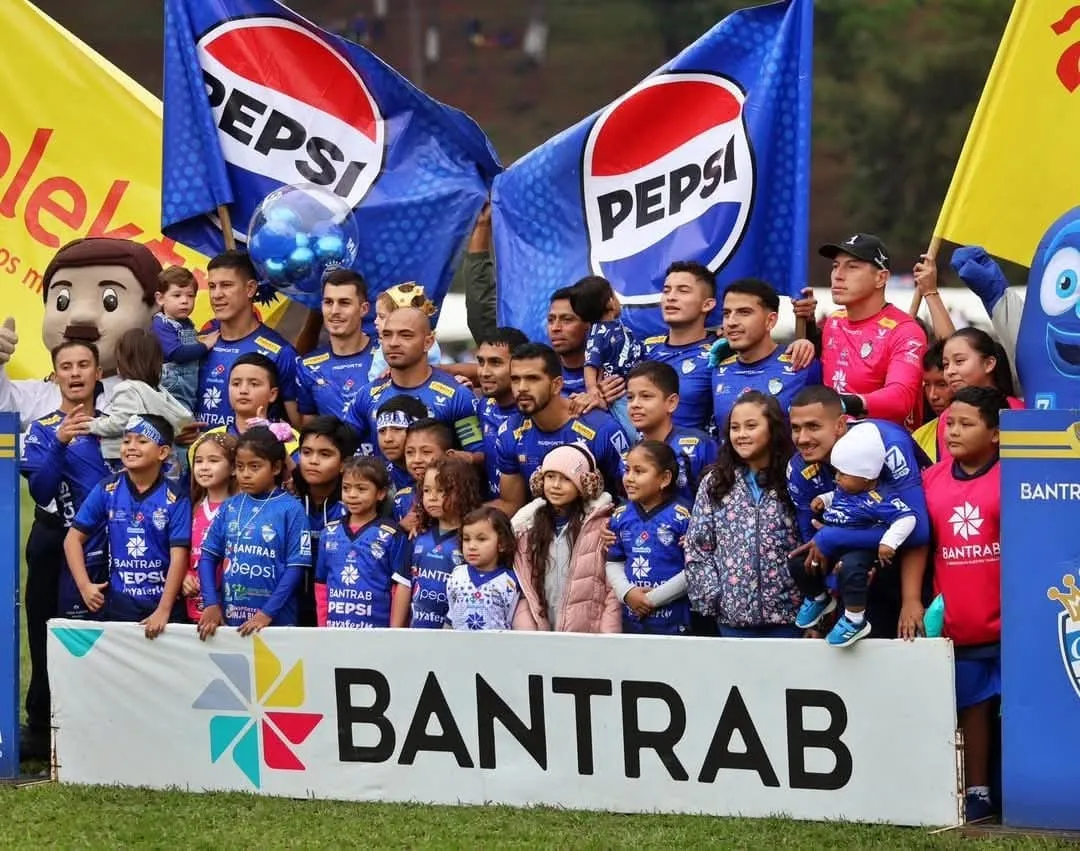 Tratan de evitar conflictos dentro del Estadio.