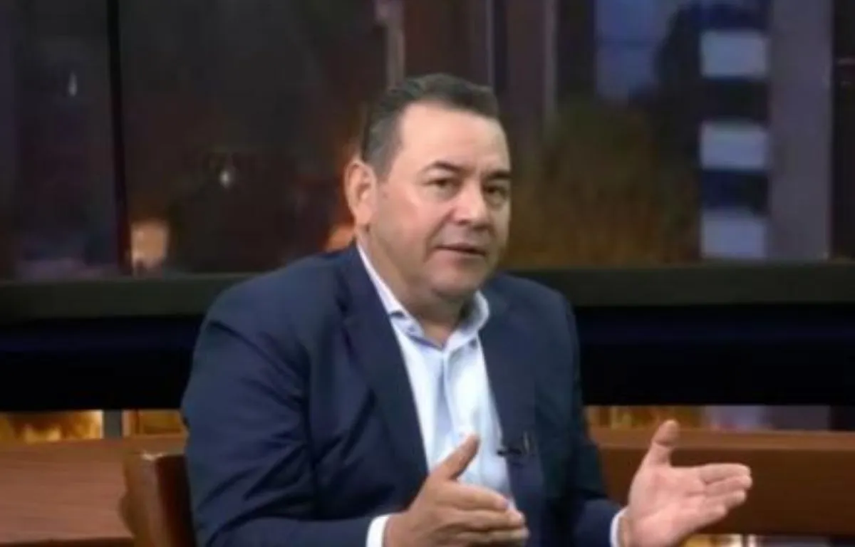 Jimmy Morales Critica la Gestión Actual y Defiende el Libramiento de Chimaltenango