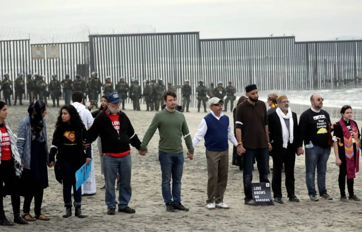 Primera Gran Caravana de Migrantes de 2024 Parte Desde Honduras Hacia Estados Unidos