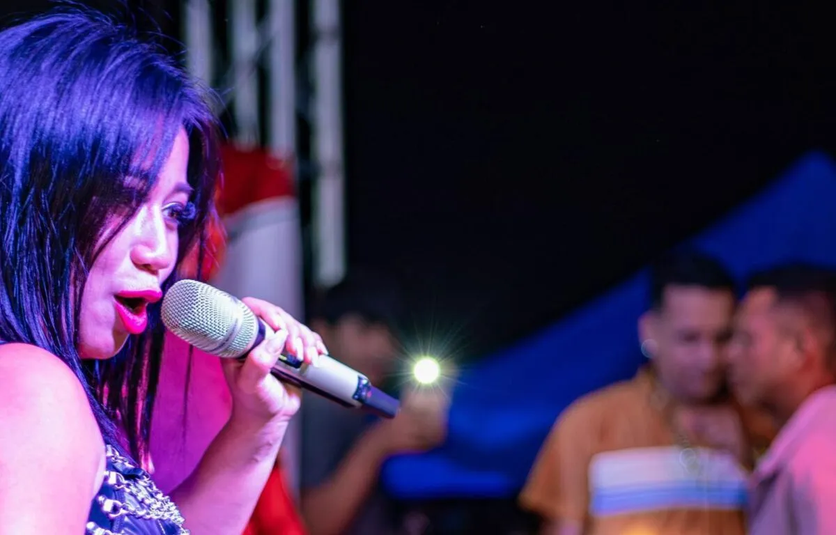 ¡Esme la Chapina Llega a Amatitlán para una Noche Inolvidable en Camaneon!