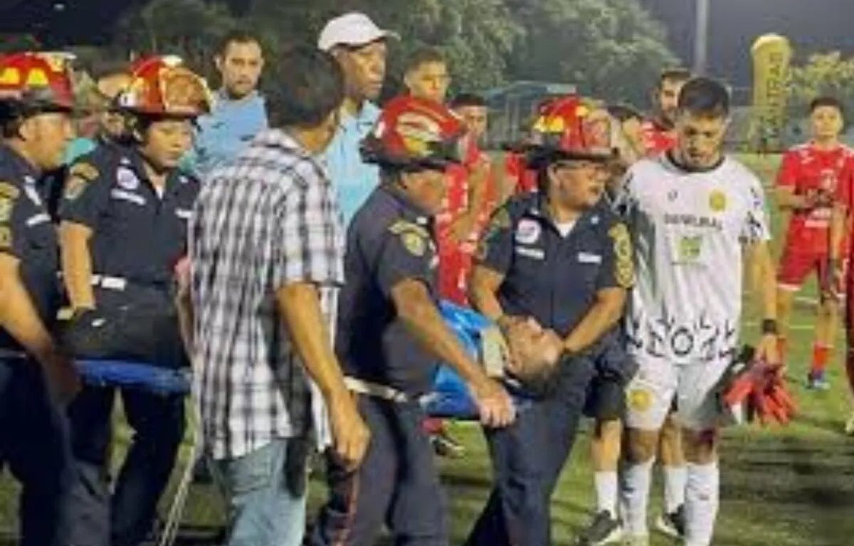 ¡Momentos de Tensión! Adrián De Lemos se Desvanece en Partido Entre Guastatoya y Malacateco